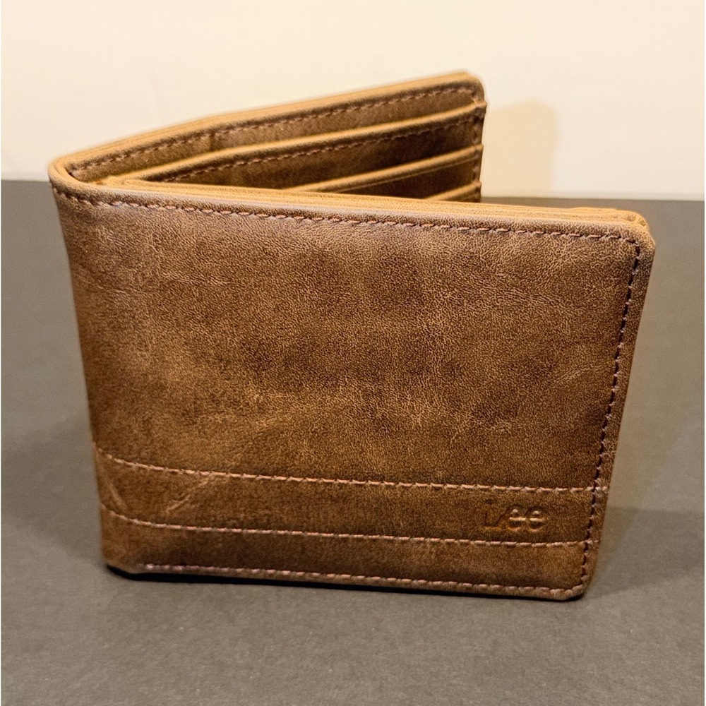 Lee Mens Bifold Wallet Brown Distressed Faux Leather ID Window Classic